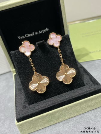 V*N CL*F & arpels two flower four leaf clover earrings(no refund or exchange)