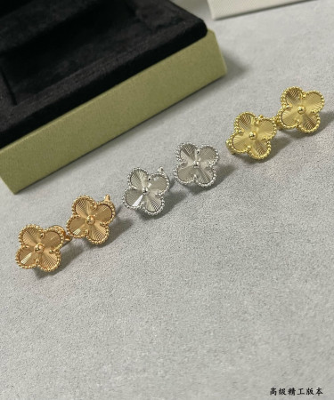V*N CL*F & arpels four leaf clover earrings