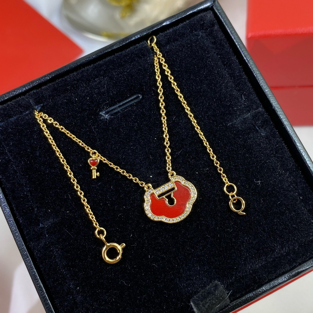 Qeelin Large Ruyi Lock Necklace