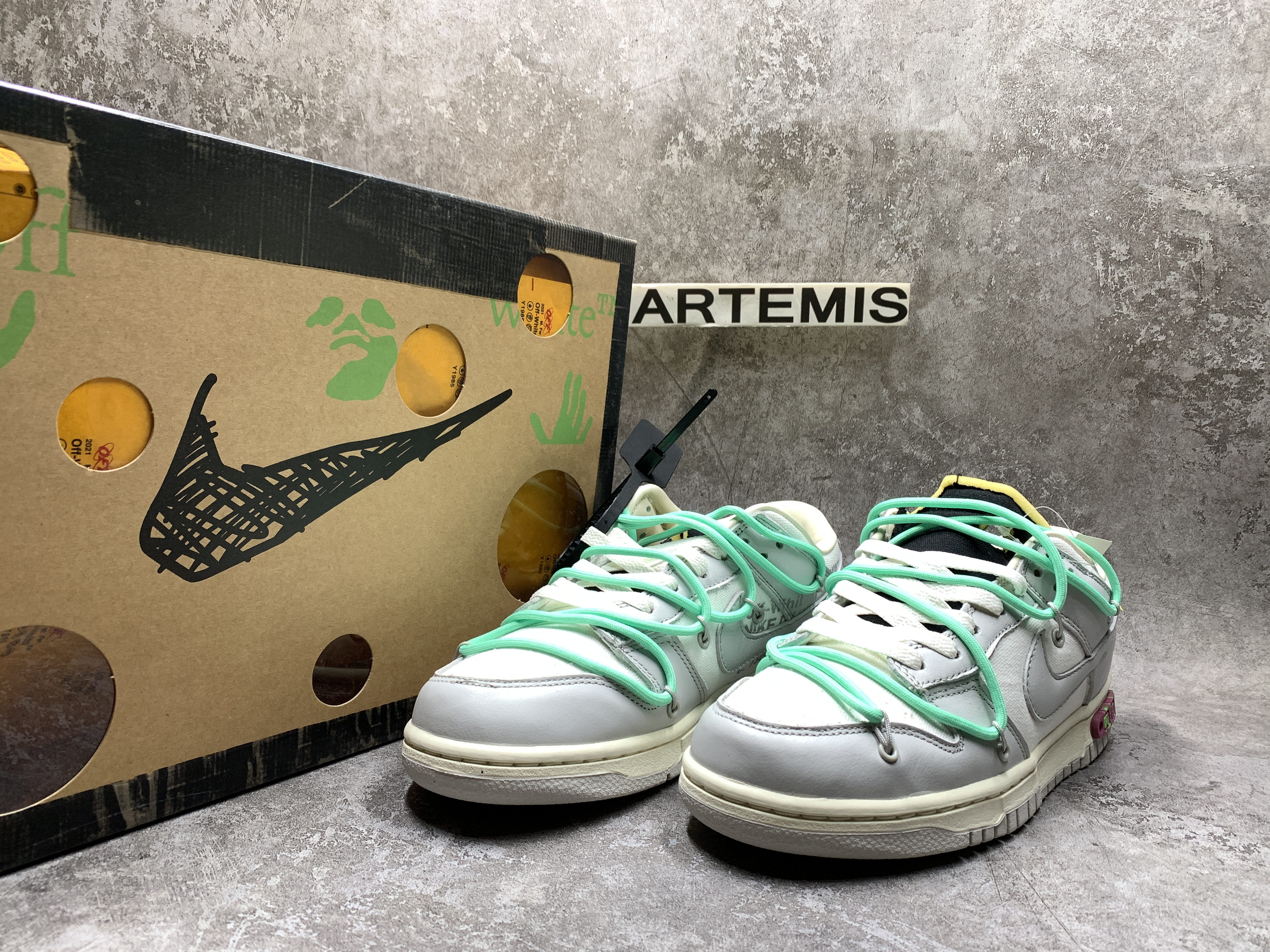 Nike Dunk Low x Off-White  