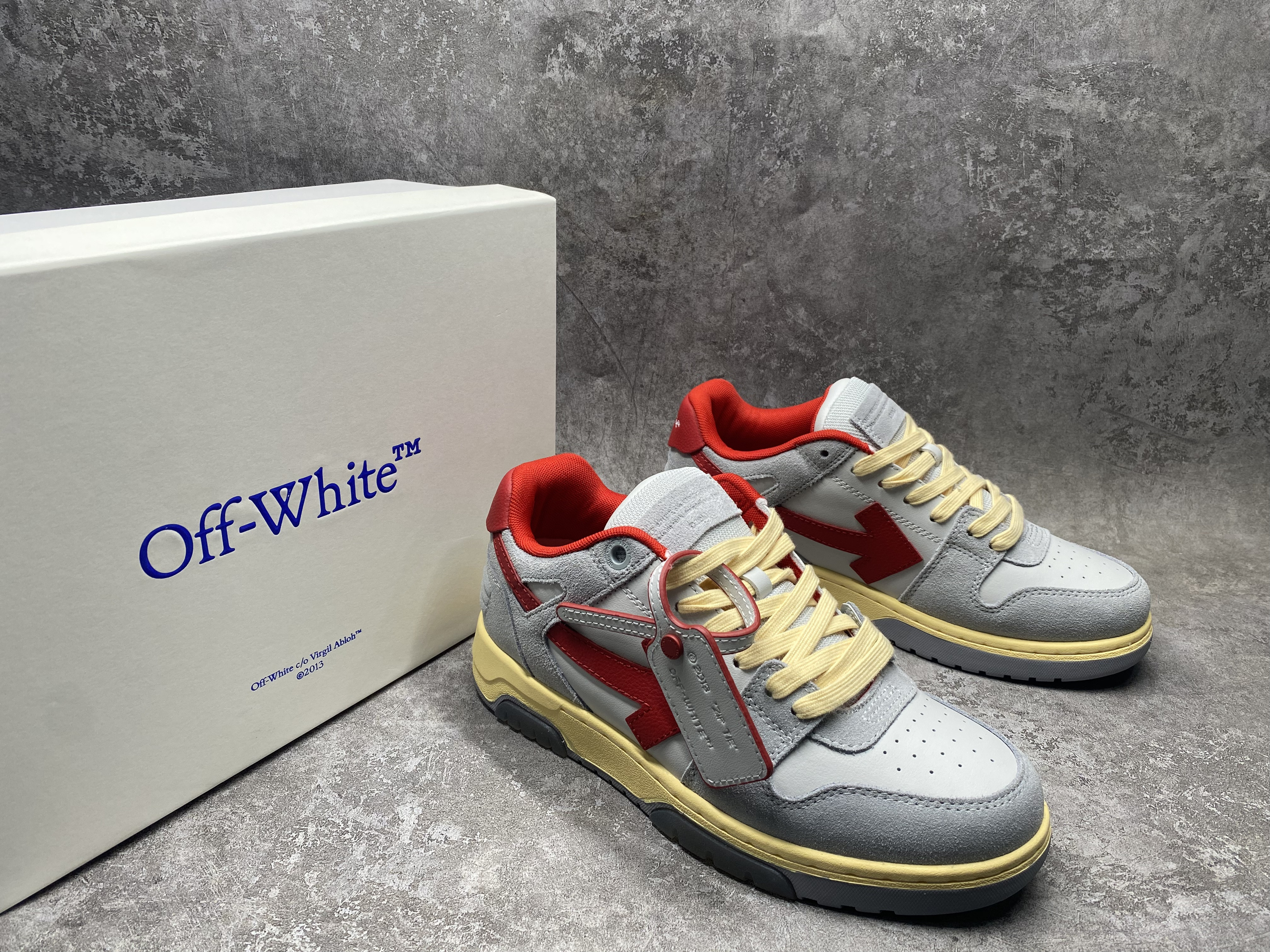 UA OFF-WHITE OUT OF OFFICE LOW