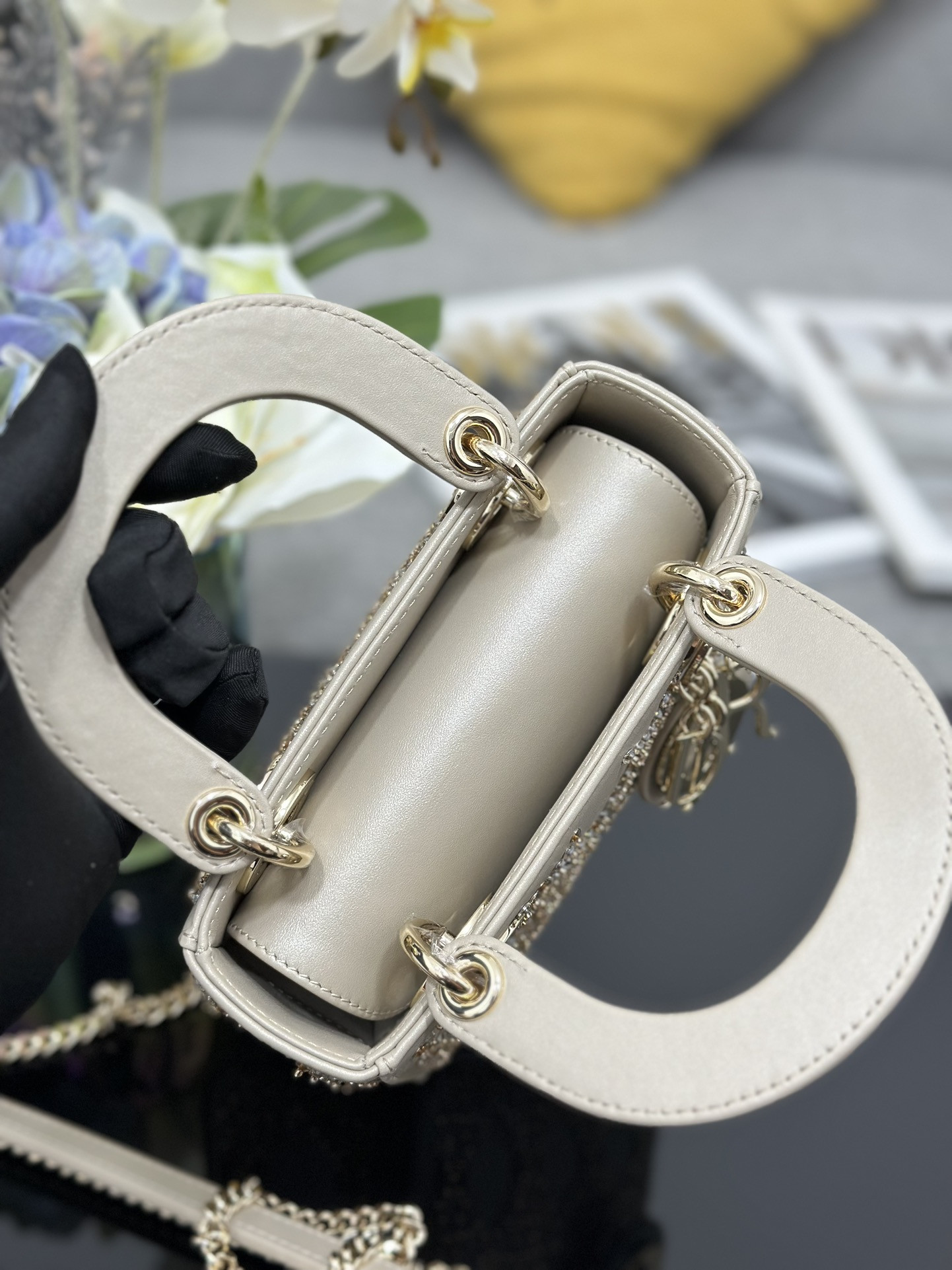 D*or mini lady D*or 17  x 15  x 7cm