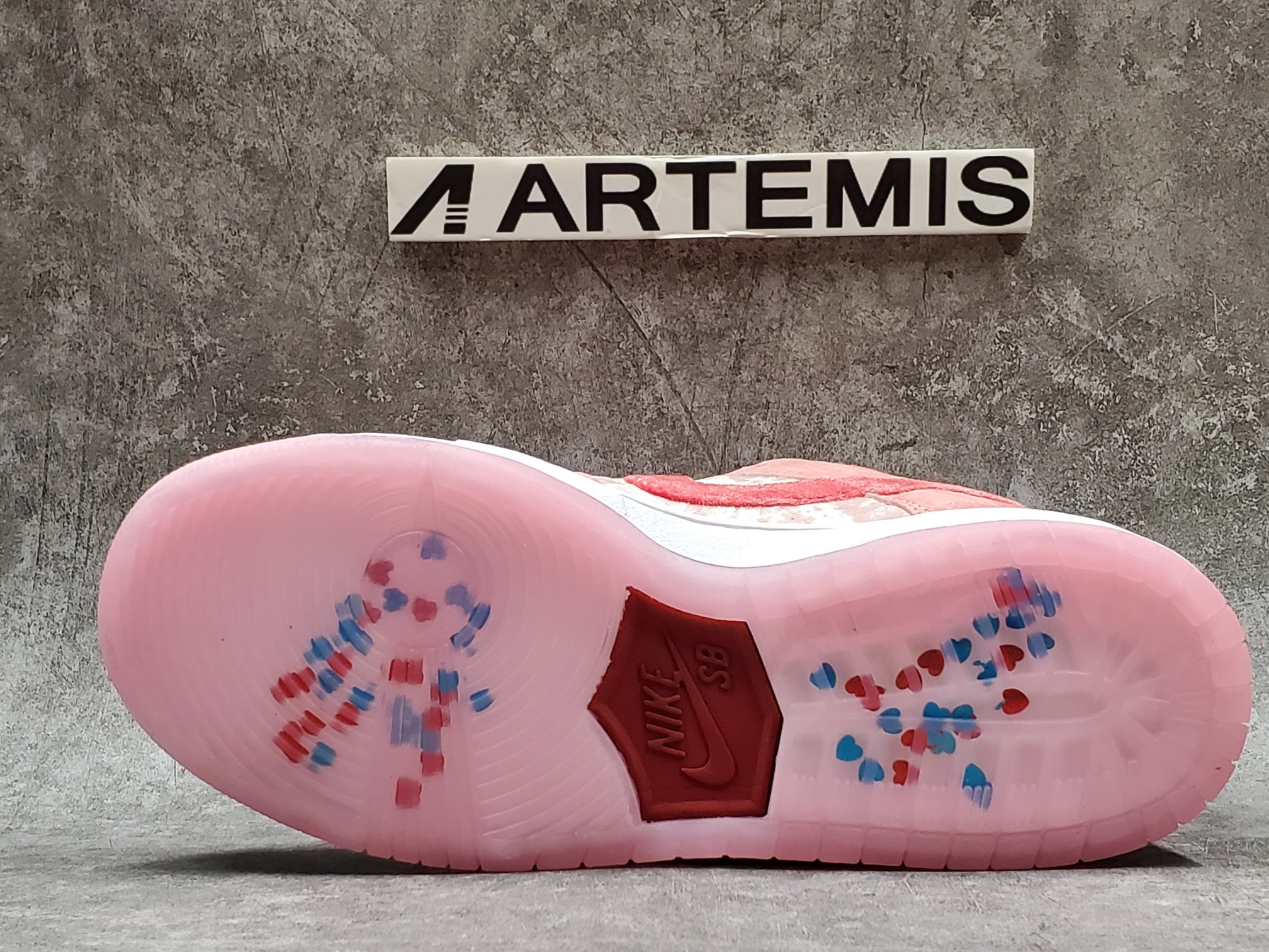 Nike SB Dunk Low StrangeLove Skateboards