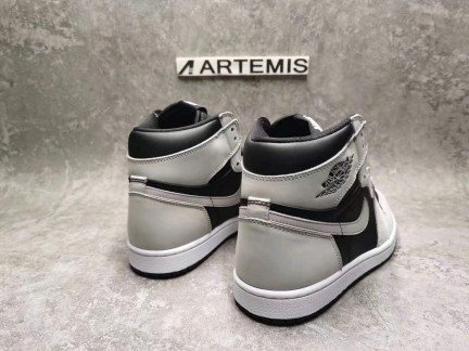 Air Jordan 1 Retro High Black White Light Smoke Grey