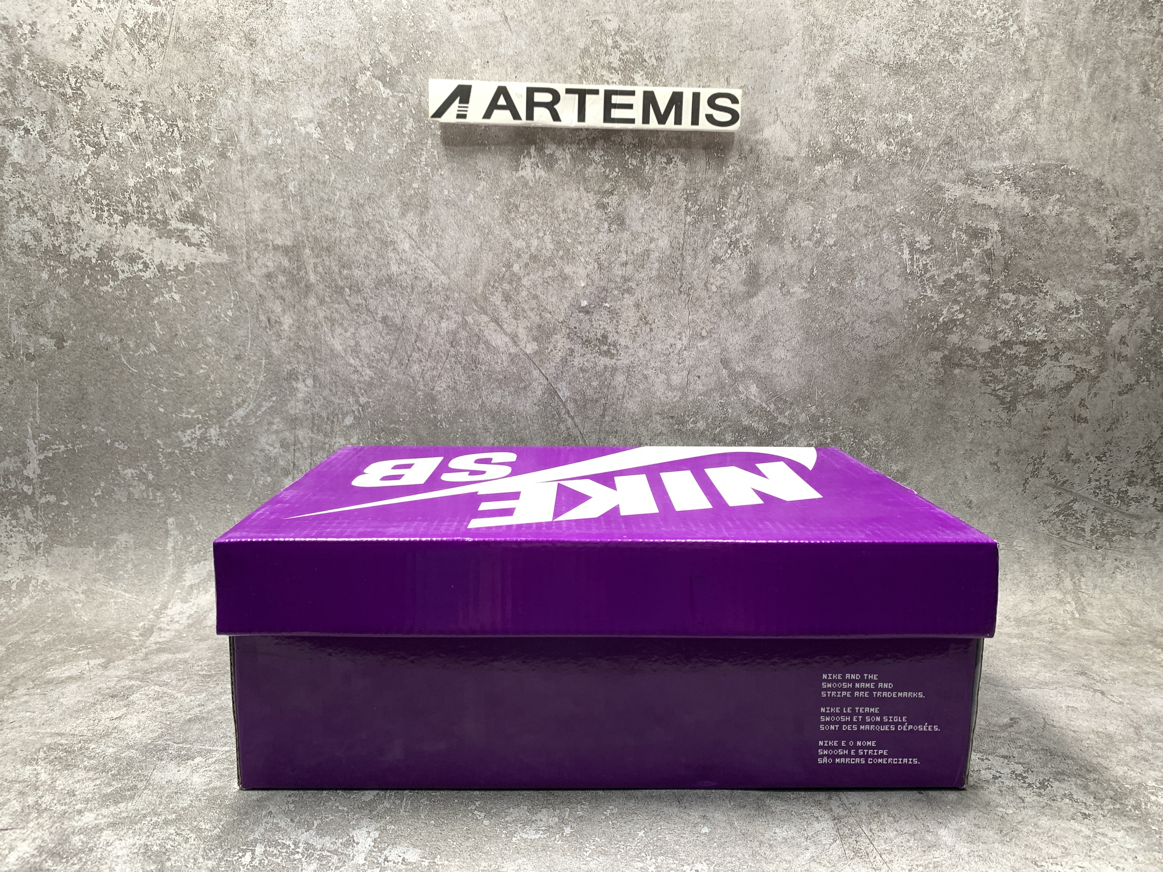 Nike Dunk SB Low Graffiti