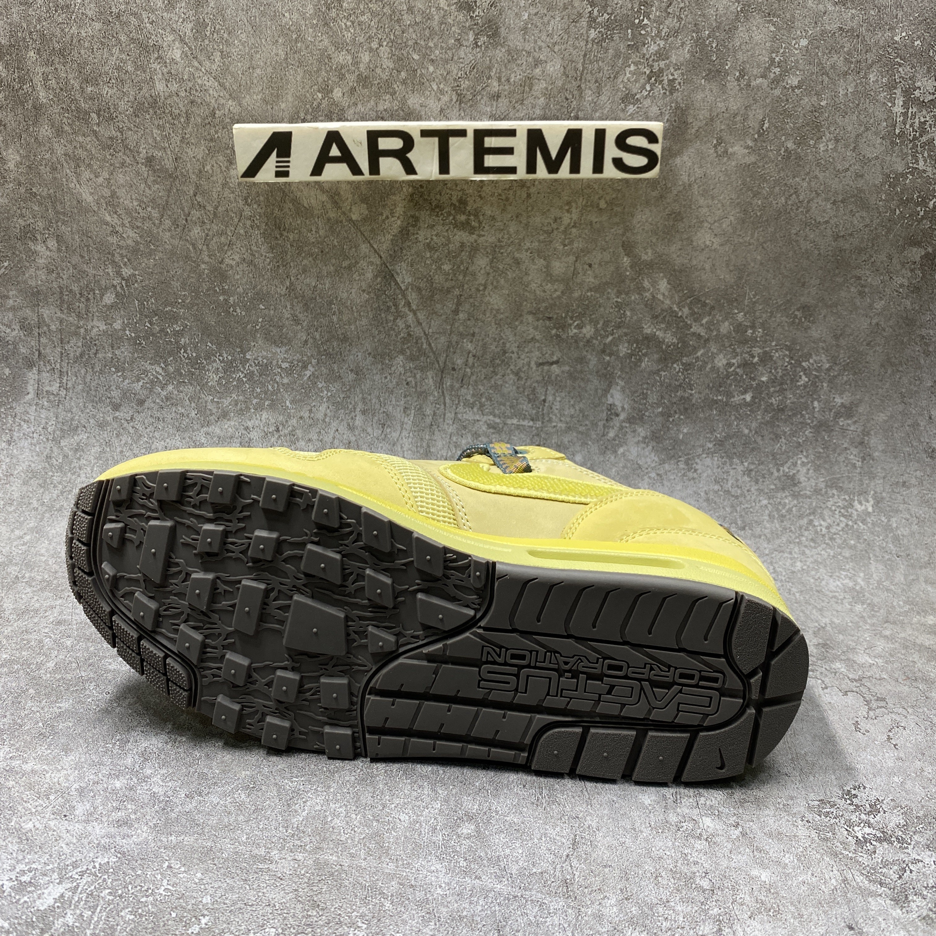 Nike Air Max 1 Travis Scott Cactus Jack Saturn Gold