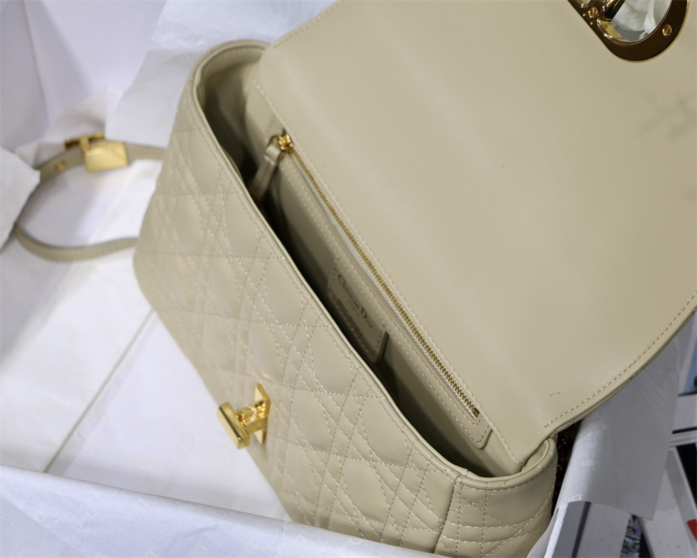 medium d*or caro bag beige S*pple cannage calfskin 25.5 x 15.5 x 8 cm