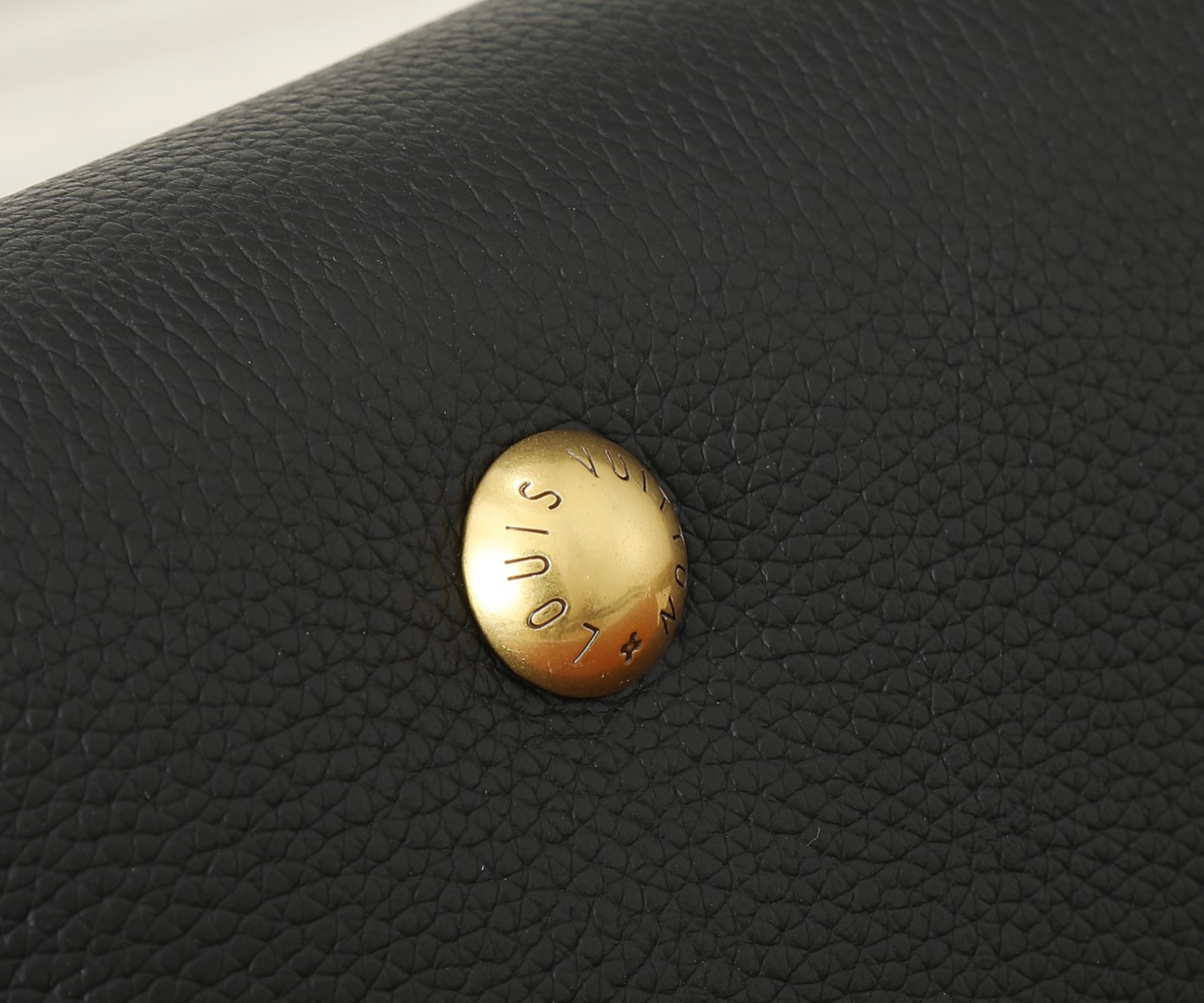 LV Low Key Hobo MM M24856 12.2 x 13.8 x 7.1 in