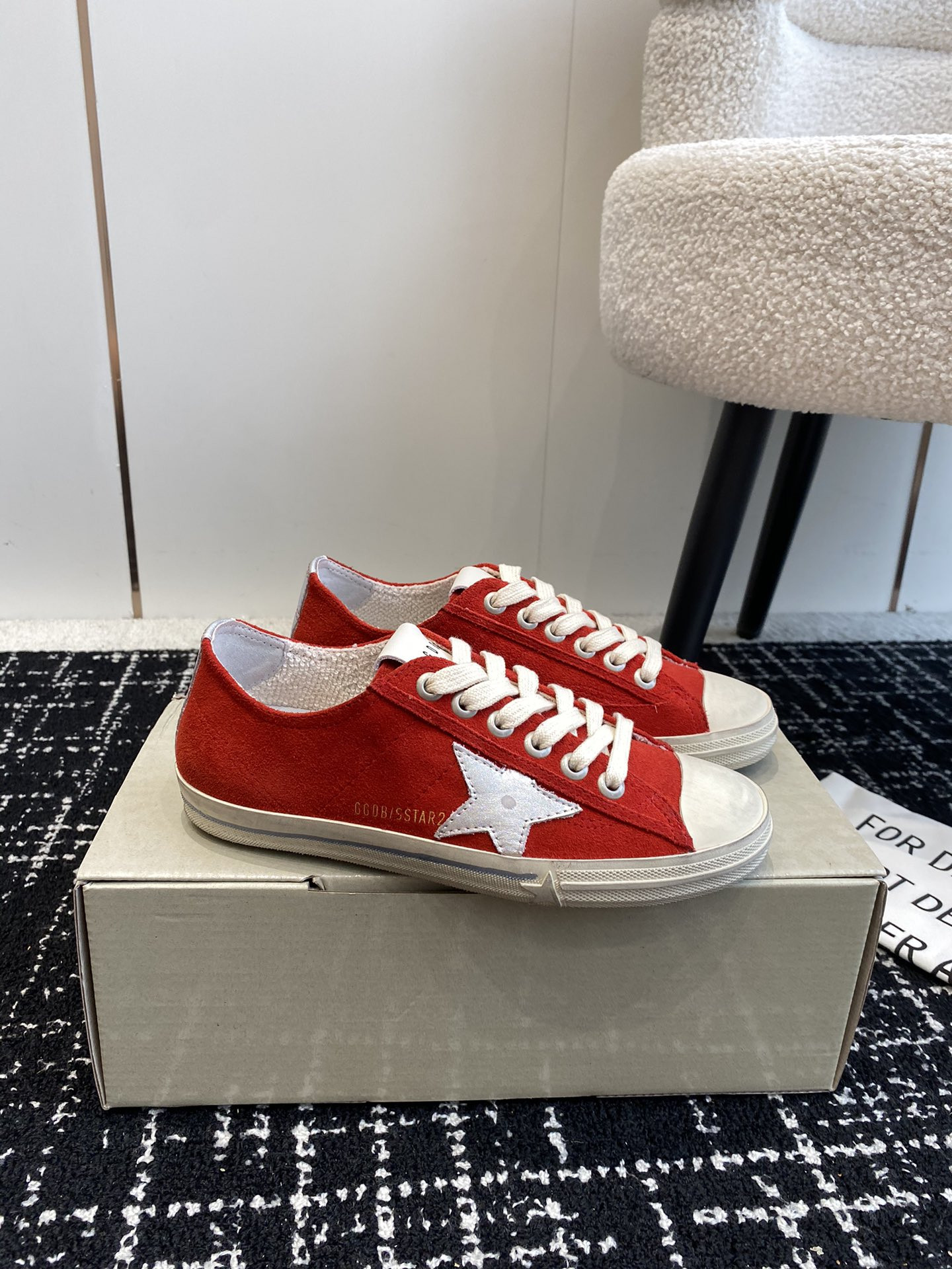 UA Golden Goose V-STAR Sneaker