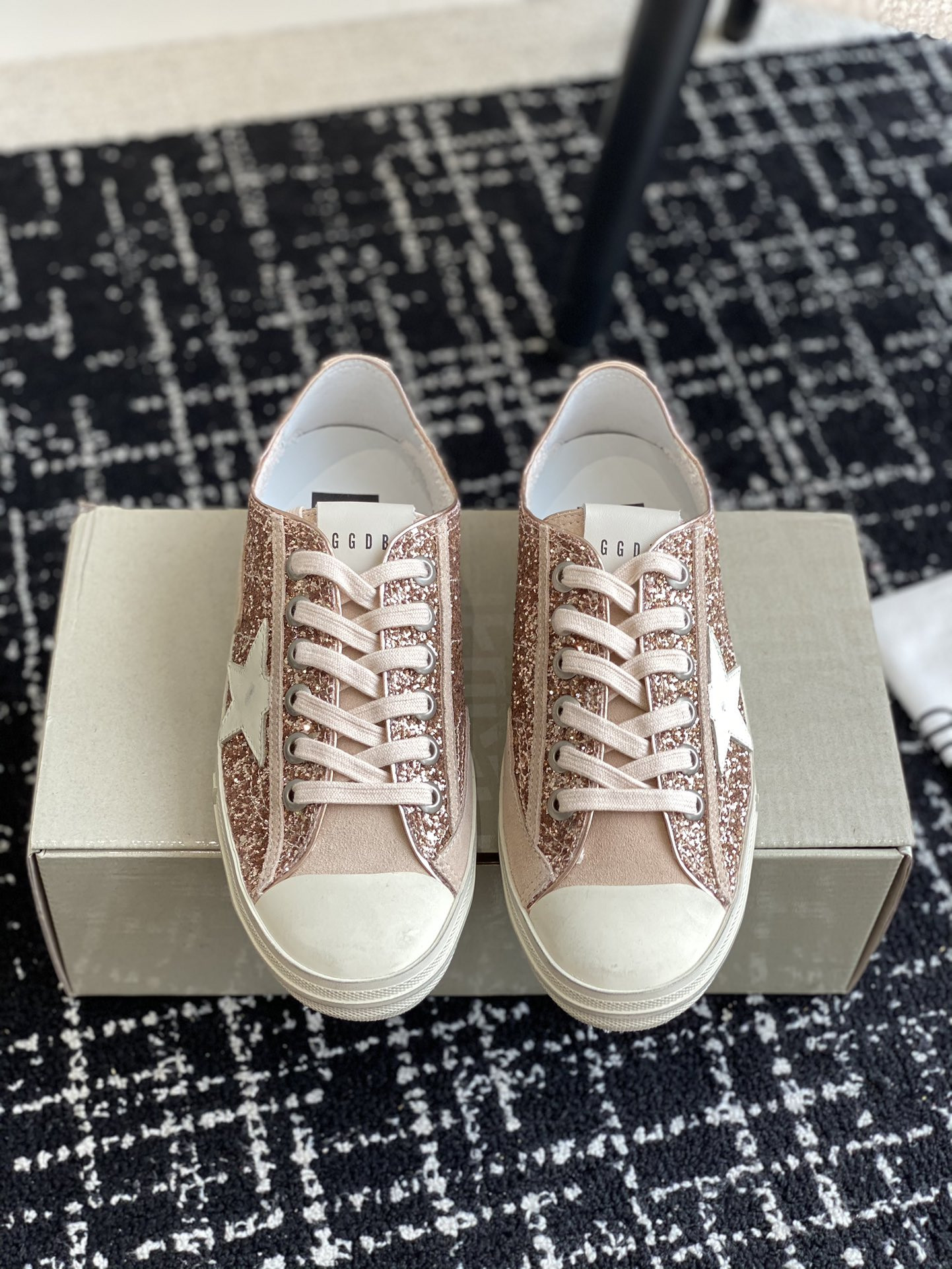 UA Golden Goose V-STAR Sneaker