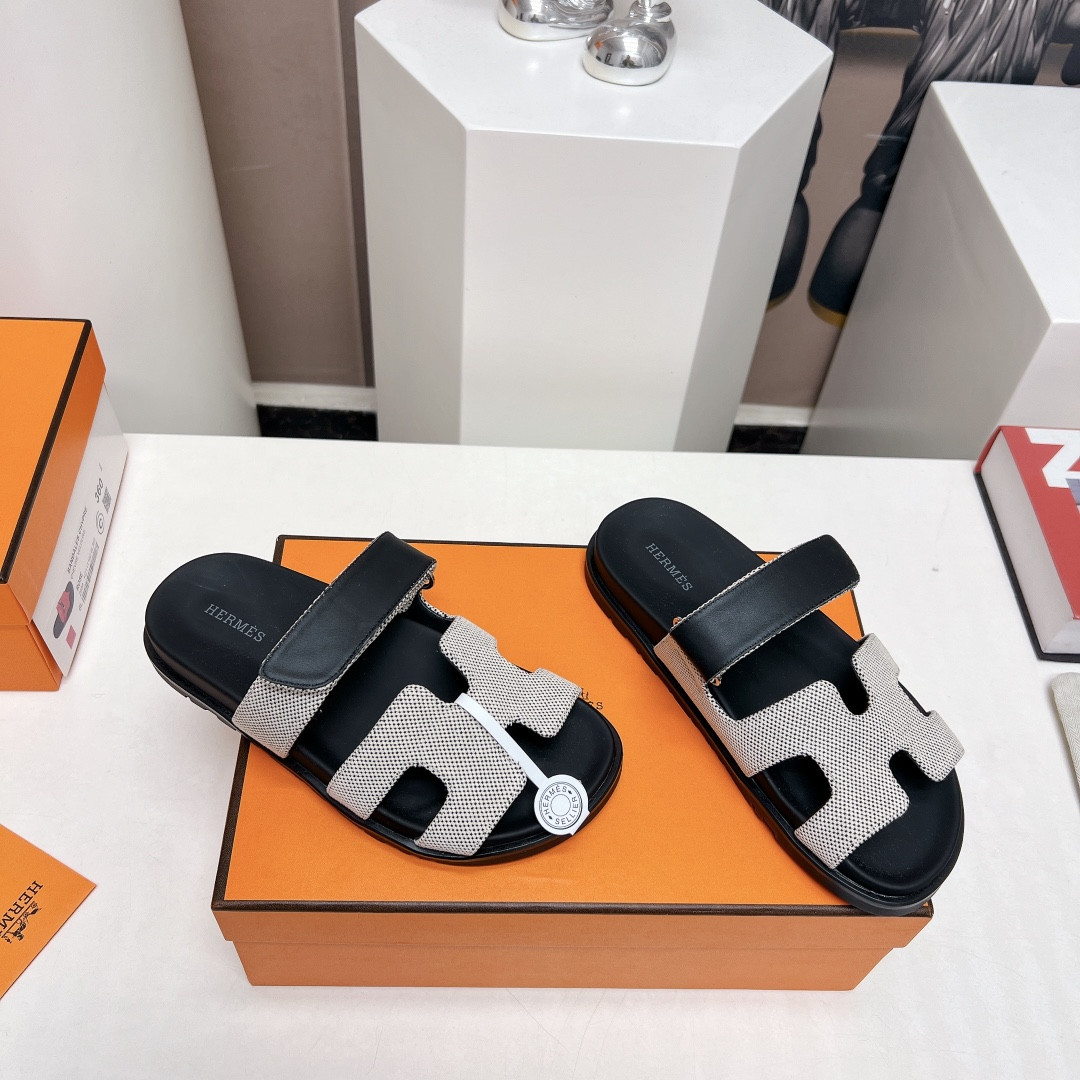 UA Hermès Chypre sandal
