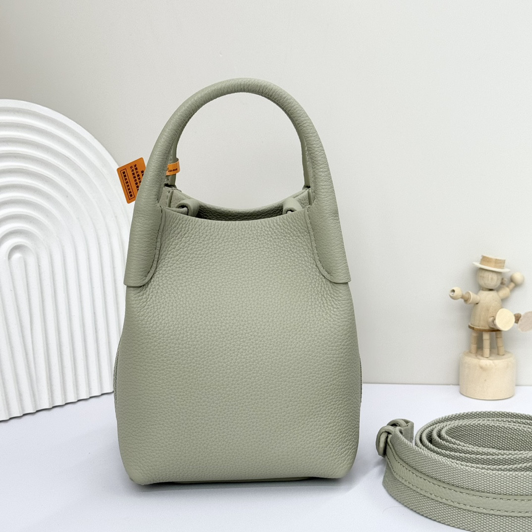 L**o p*ana micro bale bag grained calfskin 23 x 16 x 14 cm