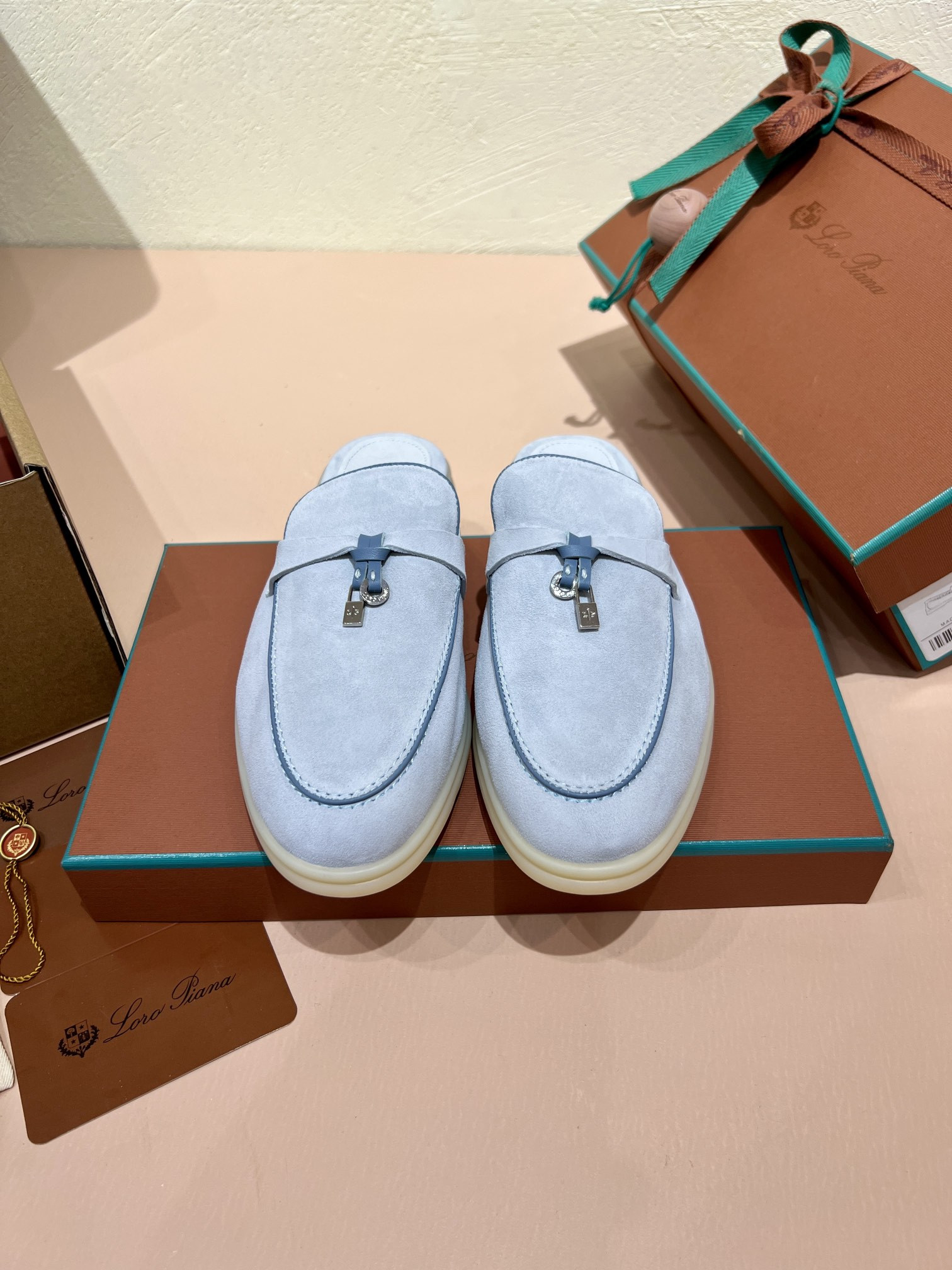 ua L**o p*ana babouche charms walk loafers