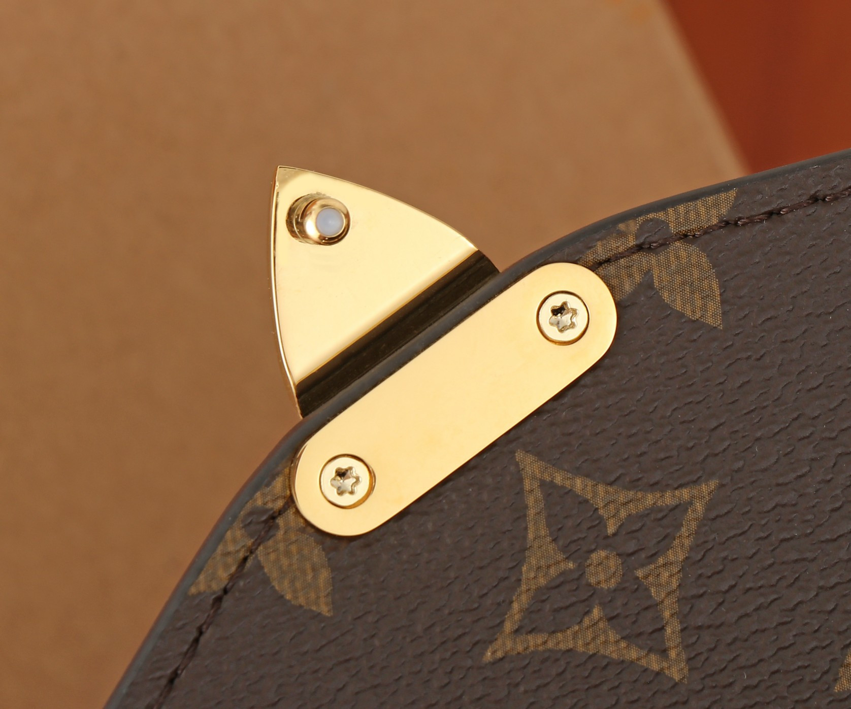 LV Pochette Métis Backpack M11941 20x17x7CM