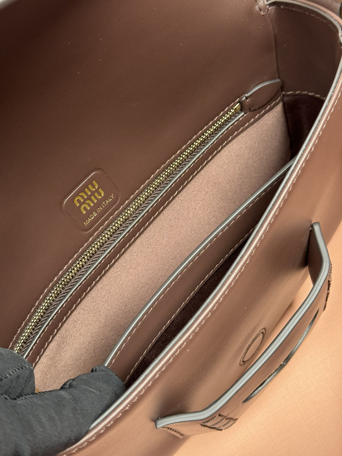 Miu Miu Penny Leather Bag  23×13.5×5cm