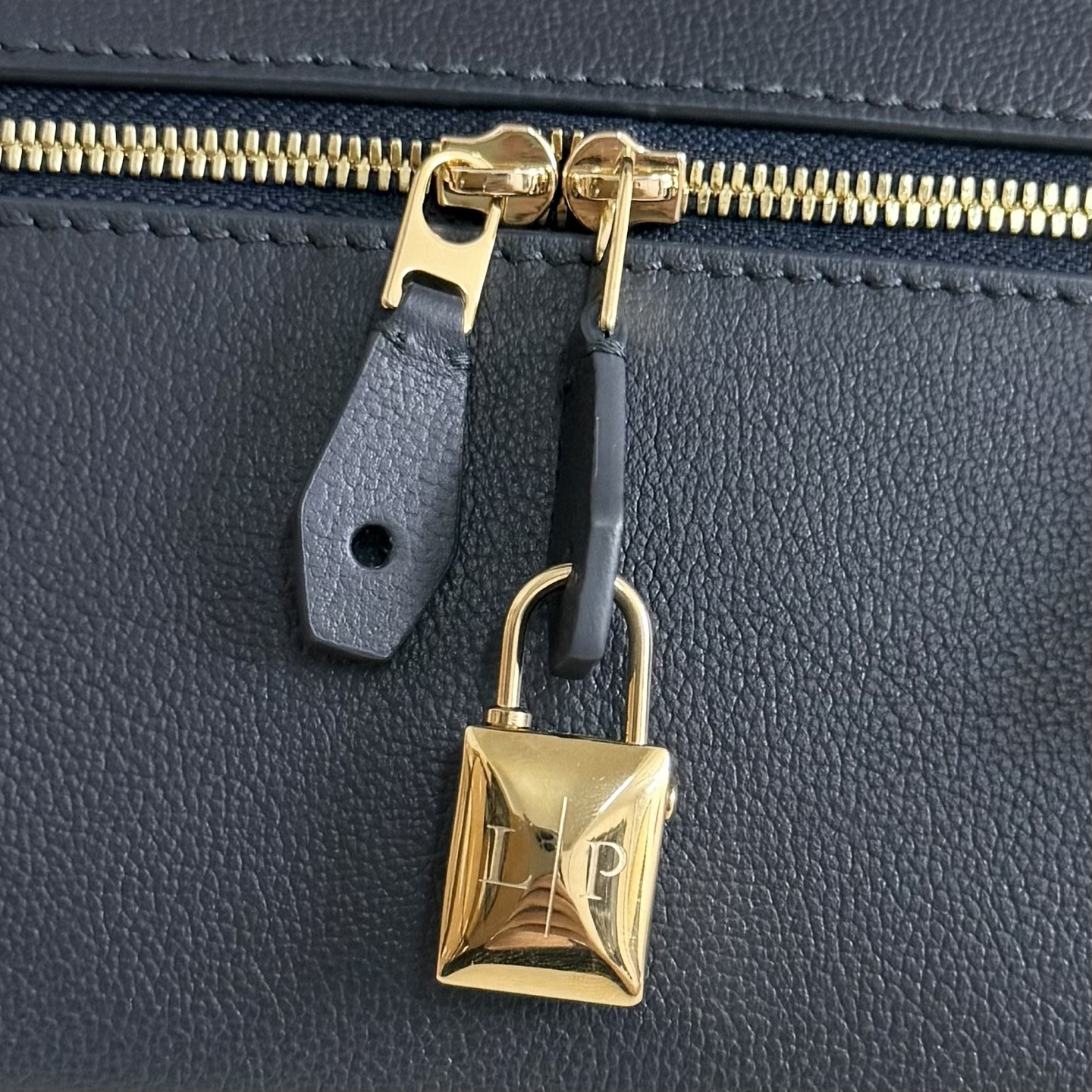 L**o p*ana extra bag l23 23x12x7cm