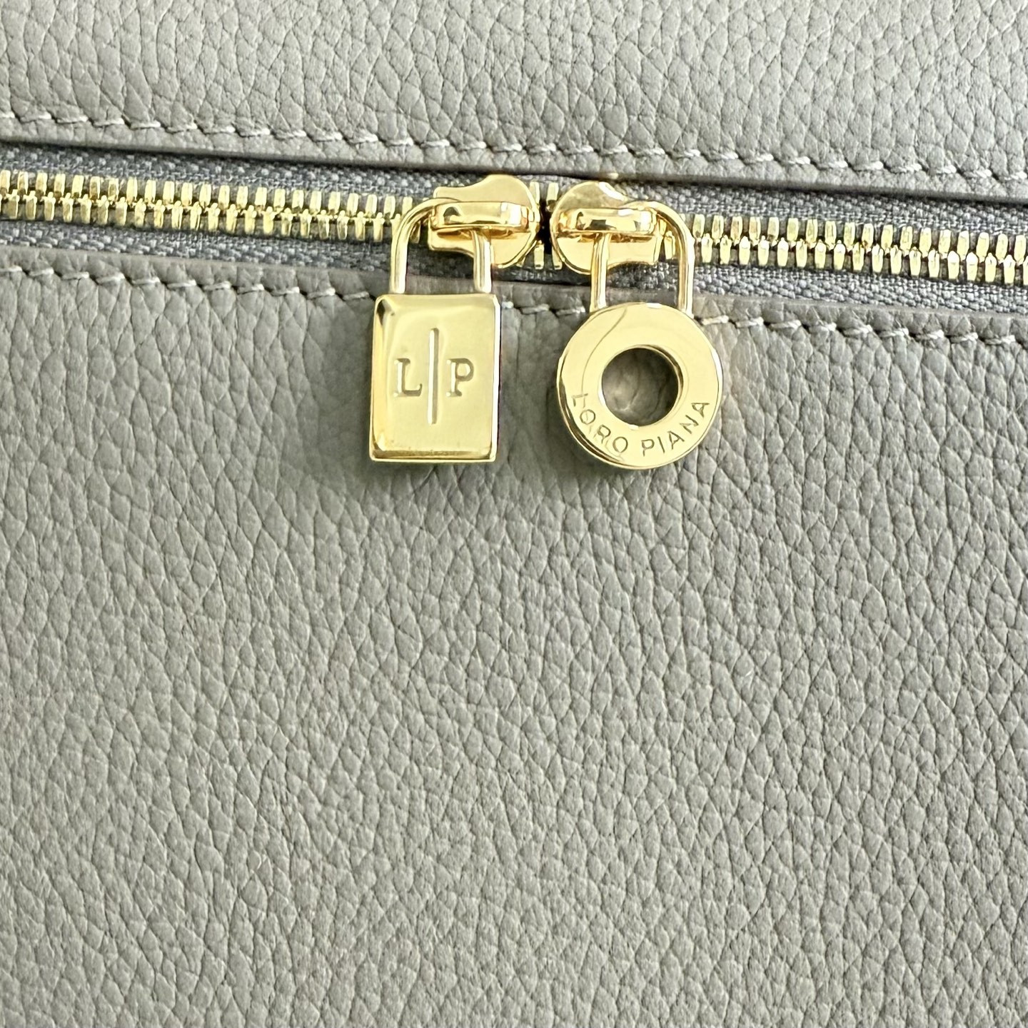 L**o p*ana extra pocket backpack l23.5 23x21x8cm